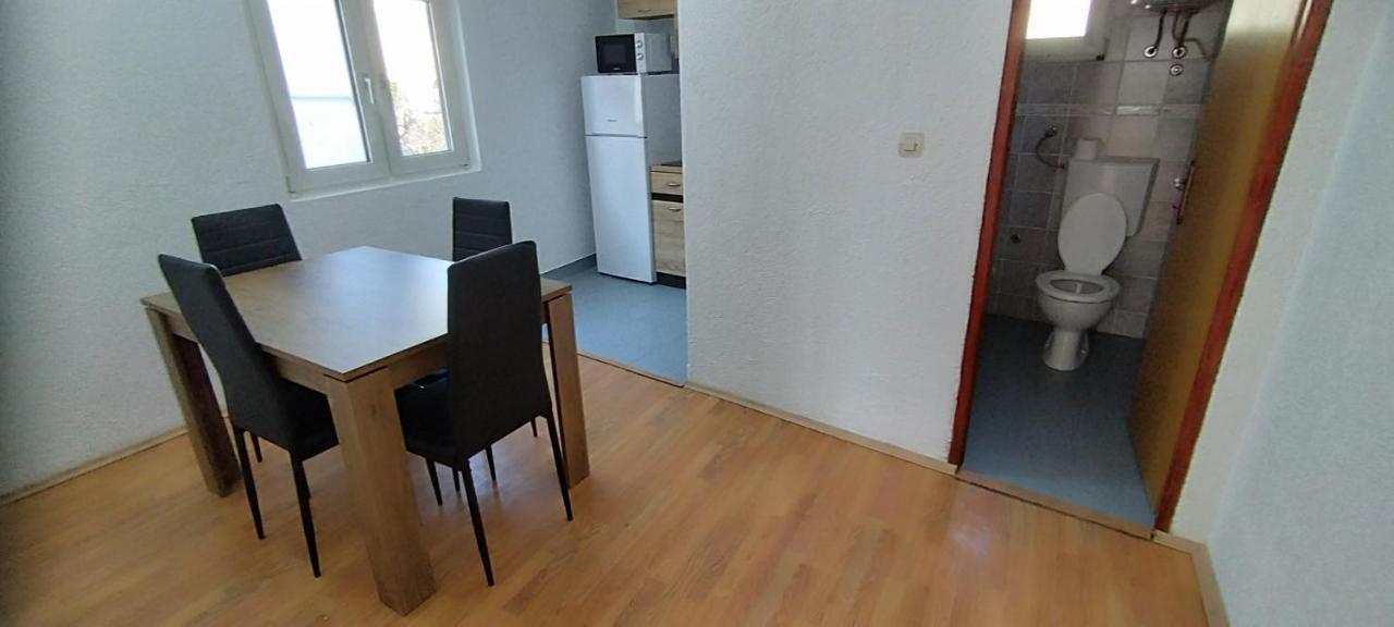 Apartments Andela Starigrad Paklenica Exterior foto
