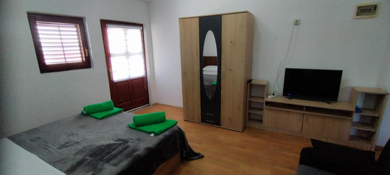Apartments Andela Starigrad Paklenica Exterior foto